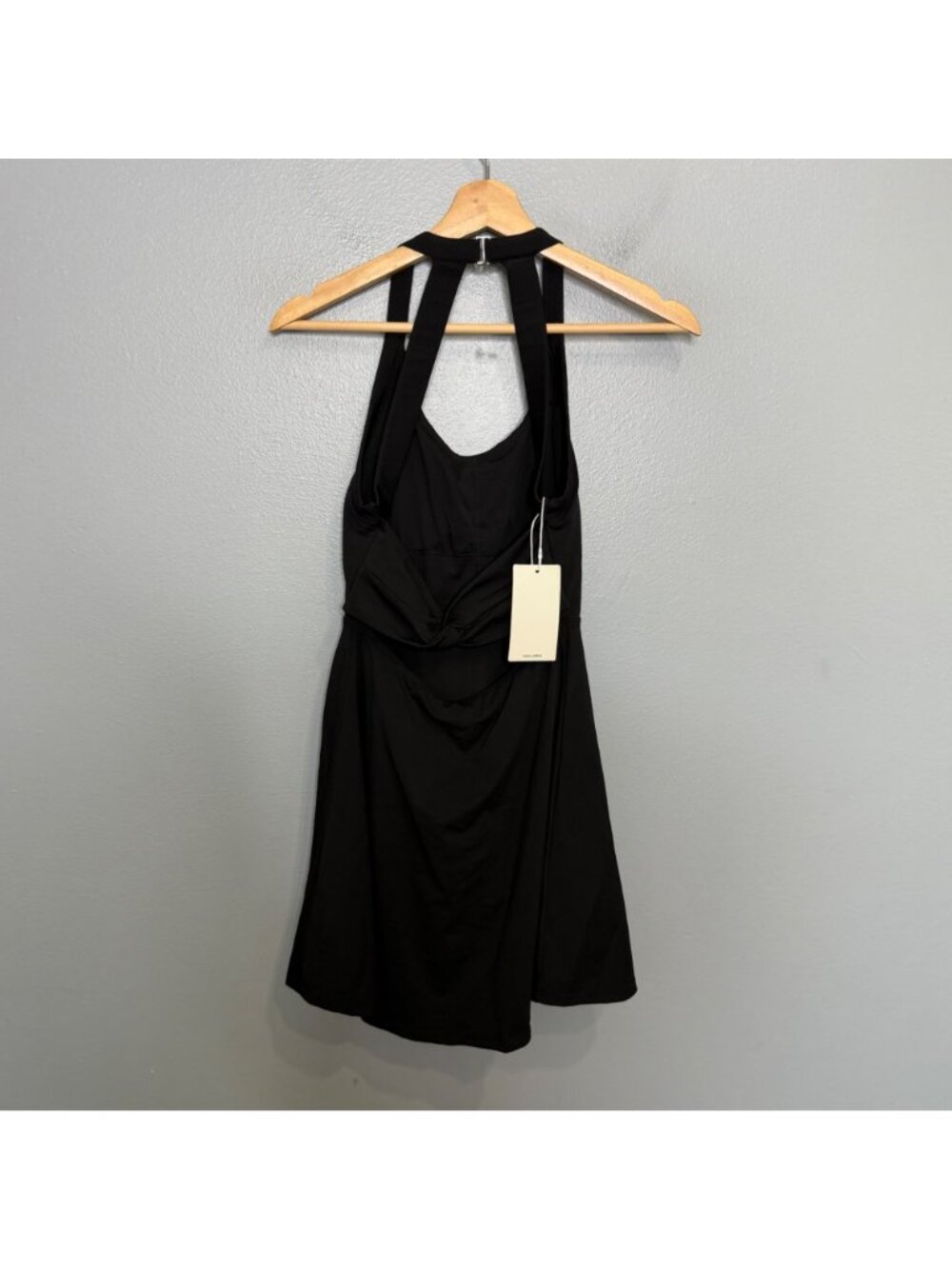 HALARA SoftlyZero Airy Backless Twisted Active Dress in black size S - Picture 9 of 11